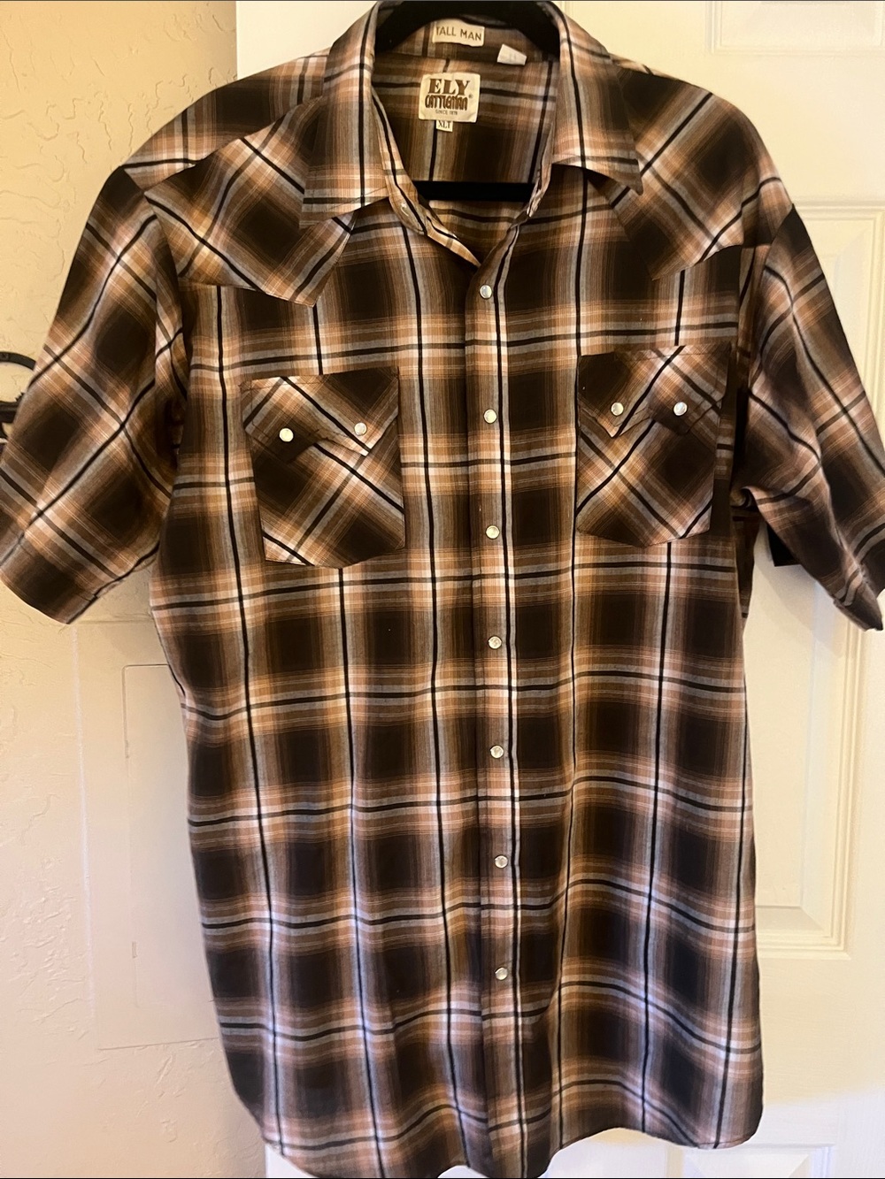Ely Cattleman Plaid Short Sleeve Western Shirt -Tall Man
Size XLG